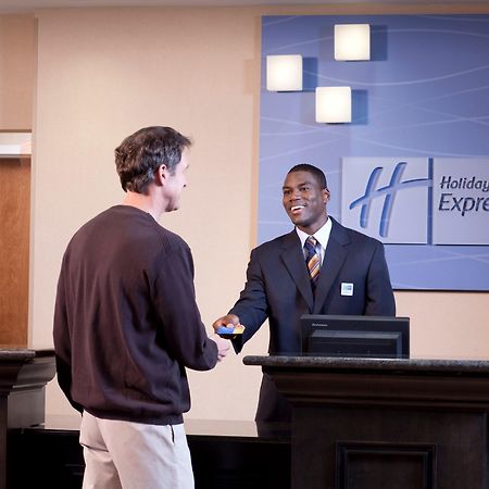 Holiday Inn Express Newton By Ihg Dalaman gambar