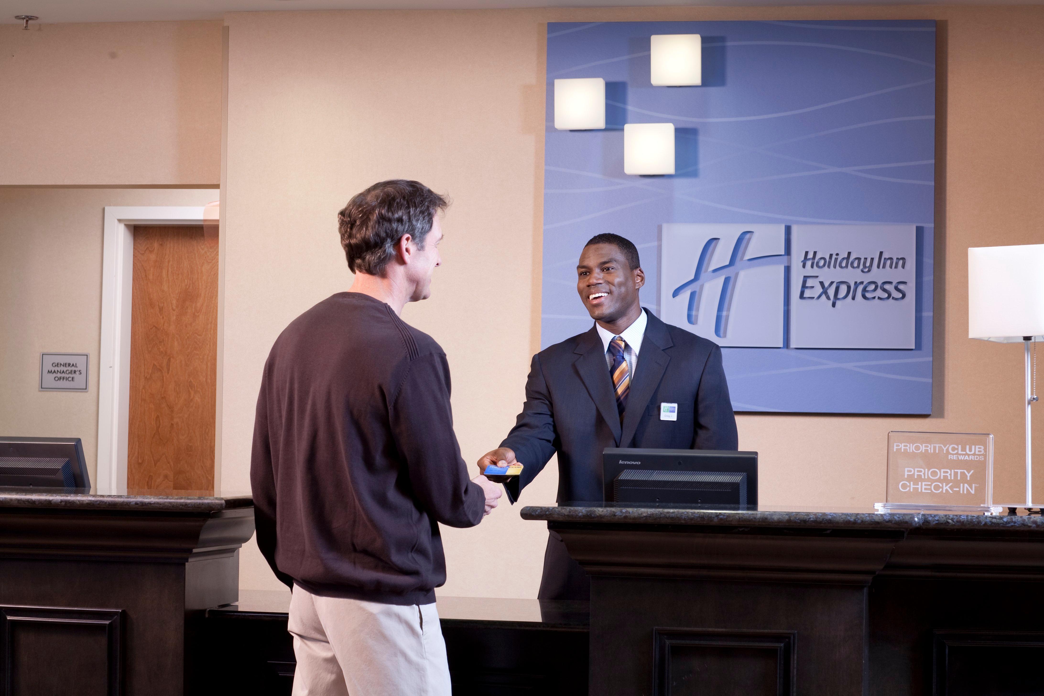 Holiday Inn Express Newton By Ihg Dalaman gambar