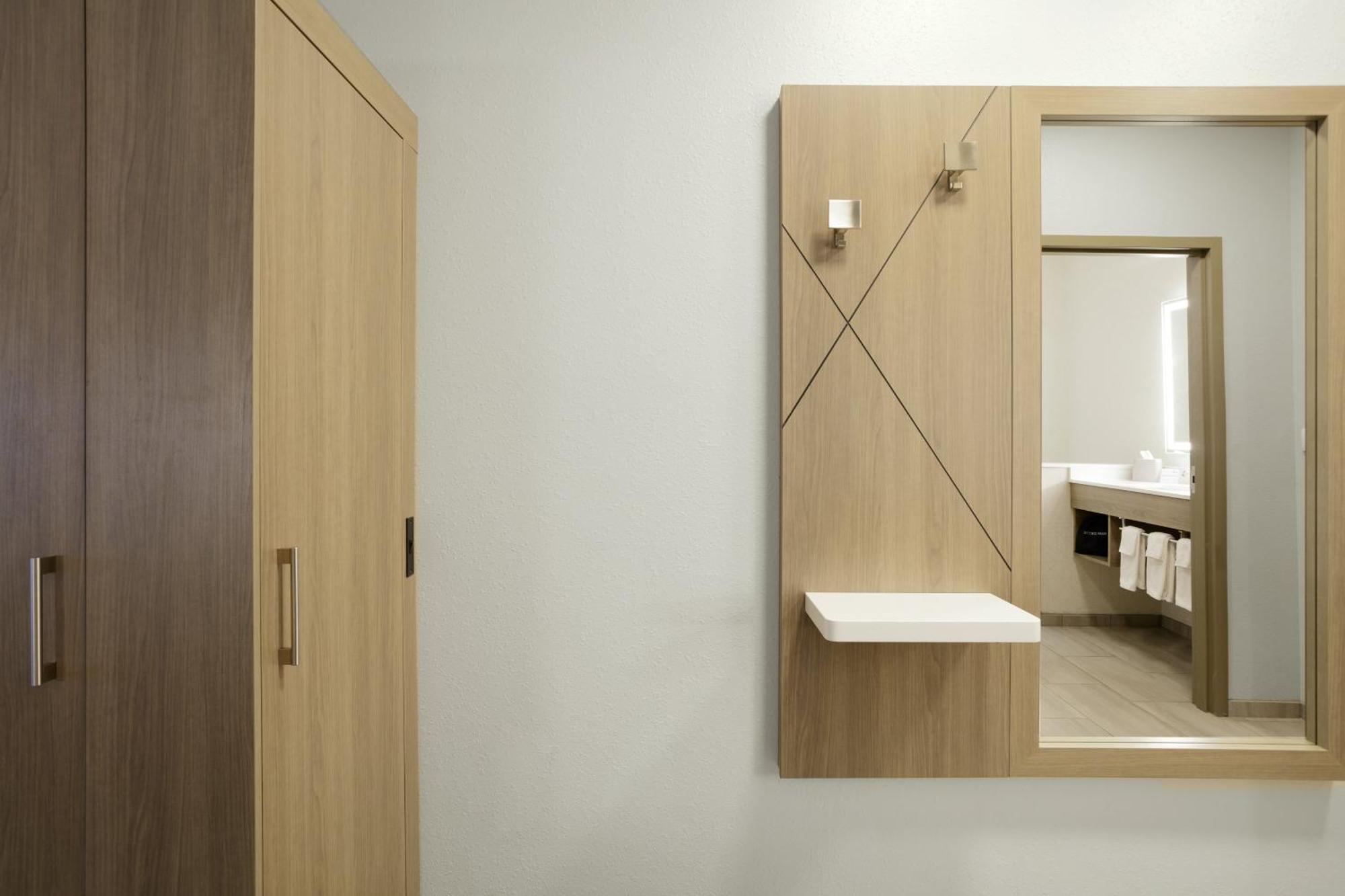 Holiday Inn Express Newton By Ihg Luaran gambar