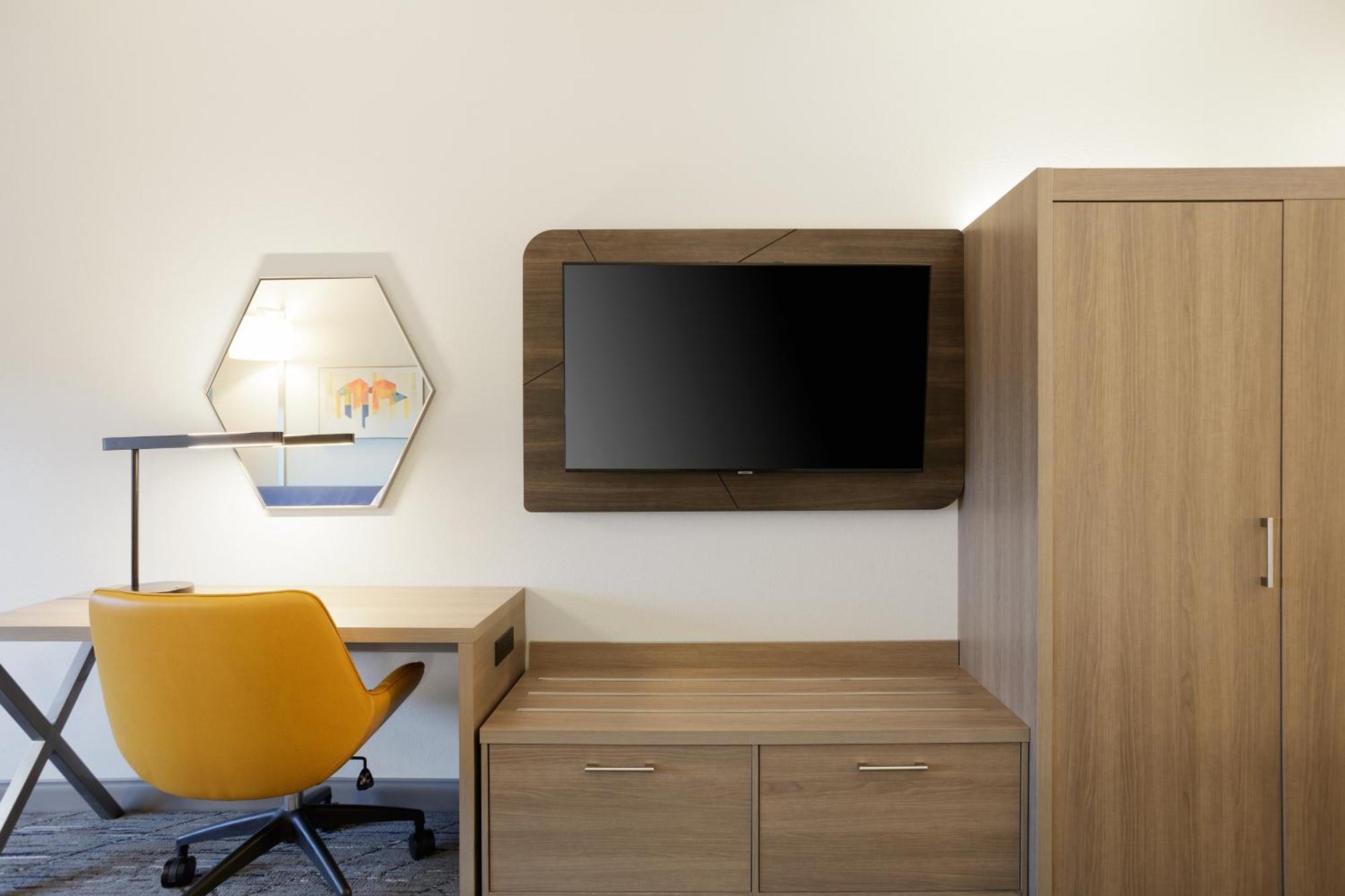 Holiday Inn Express Newton By Ihg Luaran gambar